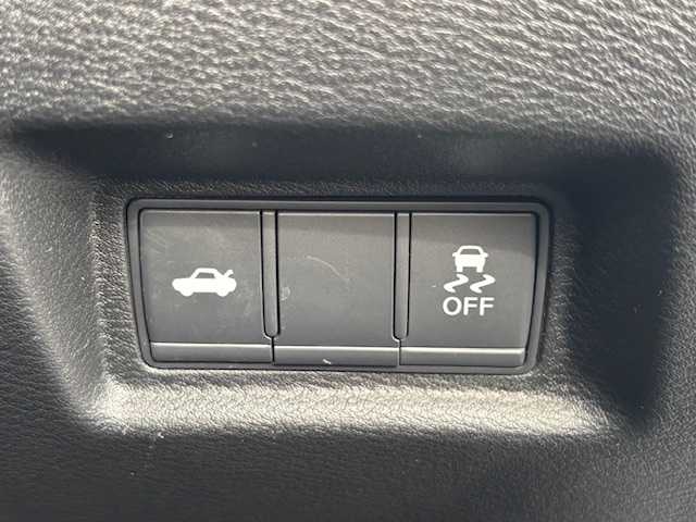 日産 スカイライン 400R 宮城県 2019(令1)年 6.5万km ブリリアントホワイトパール 登録時走行距離 64801km/純正ナビ/アップルカープレイ/ＣＤ／ＤＶＤ／Ｂｌｕｅｔｏｏｔｈ/シートヒーター/コーナーセンサー/パドルシフト/プロパイロット/全方位カメラ/横滑り防止装置/衝突軽減ブレーキ/追従クルーズコントロール/ドライブレコーダー/ＥＴＣ/ＬＥＤライト/フォグランプ/純正フロアマット/タイヤブリヂストンポテンザS001/（23年製ランフラットタイヤ)/タイヤ空気圧センサー/電動格納ミラー/ドアバイザー