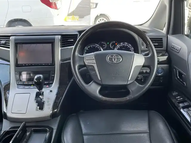 トヨタ アルファードハイブリット SR 道央・札幌 2013(平25)年 14万km ホワイトパールクリスタルシャイン (株)IDOMが運営する【じしゃロン札幌豊平店】の自社ローン対象車両になります。こちらは現金ご利用時の価格です。/自社ローンご希望の方は別途その旨お申付け下さい。/スマートキー/純正HDDナビ・フルセグTV/　（CD/DVD/BT）/バックカメラ/両側パワースライドドア/パワーバックドア/ETC/HID