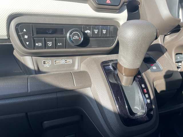 ホンダ Ｎ ＷＧＮ G ホンダセンシング 静岡県 2020(令2)年 0.9万km プラチナホワイトパール ●社外ナビ/（フルセグ/CD/DVD/Bluetooth）/（VXM-194VFI）/●バックカメラ/●アダプティブクルーズコントロール/●衝突軽減ブレーキ/●レーンキーピングアシストシステム/●後方コーナーセンサー/●電動サイドパーキング/●オートブレーキホールド/●オートライト/●ステアリングスイッチ/●電動格納ミラー/●ETC/●純正フロアマット/●ドアバイザー/●前後ドライブレコーダー/●レベライザー/●ISOFIX/●プッシュスタート/●スマートキー/●スペアキー1本/●社外14インチアルミホイール/●ダブル+サイド+カーテンSRS+ABS/●保証書/●取扱説明書