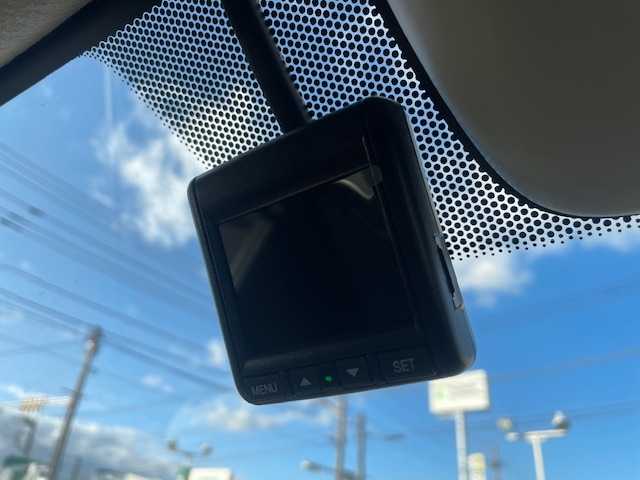 ホンダ Ｎ ＷＧＮ G ホンダセンシング 静岡県 2020(令2)年 0.9万km プラチナホワイトパール ●社外ナビ/（フルセグ/CD/DVD/Bluetooth）/（VXM-194VFI）/●バックカメラ/●アダプティブクルーズコントロール/●衝突軽減ブレーキ/●レーンキーピングアシストシステム/●後方コーナーセンサー/●電動サイドパーキング/●オートブレーキホールド/●オートライト/●ステアリングスイッチ/●電動格納ミラー/●ETC/●純正フロアマット/●ドアバイザー/●前後ドライブレコーダー/●レベライザー/●ISOFIX/●プッシュスタート/●スマートキー/●スペアキー1本/●社外14インチアルミホイール/●ダブル+サイド+カーテンSRS+ABS/●保証書/●取扱説明書