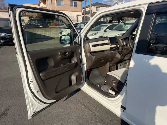 ホンダ Ｎ ＷＧＮ G ホンダセンシング 静岡県 2020(令2)年 0.9万km プラチナホワイトパール ●社外ナビ/（フルセグ/CD/DVD/Bluetooth）/（VXM-194VFI）/●バックカメラ/●アダプティブクルーズコントロール/●衝突軽減ブレーキ/●レーンキーピングアシストシステム/●後方コーナーセンサー/●電動サイドパーキング/●オートブレーキホールド/●オートライト/●ステアリングスイッチ/●電動格納ミラー/●ETC/●純正フロアマット/●ドアバイザー/●前後ドライブレコーダー/●レベライザー/●ISOFIX/●プッシュスタート/●スマートキー/●スペアキー1本/●社外14インチアルミホイール/●ダブル+サイド+カーテンSRS+ABS/●保証書/●取扱説明書