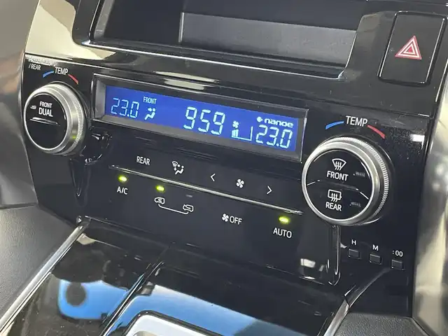 トヨタ ヴェルファイア Z 埼玉県 2015(平27)年 4.2万km ホワイトパールクリスタルシャイン 純正9インチナビ 純正フリップダウンモニター 両側パワースライドドア 地デジフルセグTV Bluetooth LEDヘッドライト オートライト ETC バックカメラ プッシュスタート スマートキー