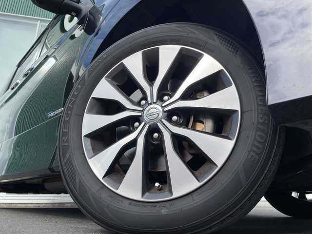 日産 セレナ ハイウェイスターVセレクションⅡ 神奈川県 2017(平29)年 4.6万km ダイヤモンドブラック ●ワンオーナー/●純正9インチSDナビ/(フルセグTV/Bluetooth/CD/DVD/ラジオ)/●フリップダウンモニター/●ビルトインETC/●アラウンドビューモニター/●エマージェンシーブレーキ/●パーキングアシスト/●クルーズコントロール/●360°ドライブレコーダー/●両側パワースライドドア/●純正16インチアルミホイール/●LEDヘッドライト/●純正ドアバイザー/●禁煙車