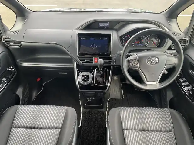 トヨタ ヴォクシー ZS 煌Ⅱ 東京都 2020(令2)年 2.9万km ブラック 純正9インチナビ/バックカメラ/ビルトインETC/ドライブレコーダー/両側パワースライドドア/トヨタセーフティセンス/プリクラッシュセーフティ/レーントレーシングアシスト/クルーズコントロール/アイドリングストップ/オートマチックハイビーム/LEDヘッドライト/スマートキー/純正16インチAW