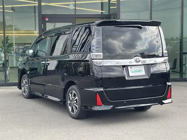 トヨタ ヴォクシー ZS 煌Ⅱ 東京都 2020(令2)年 2.9万km ブラック 純正9インチナビ/バックカメラ/ビルトインETC/ドライブレコーダー/両側パワースライドドア/トヨタセーフティセンス/プリクラッシュセーフティ/レーントレーシングアシスト/クルーズコントロール/アイドリングストップ/オートマチックハイビーム/LEDヘッドライト/スマートキー/純正16インチAW