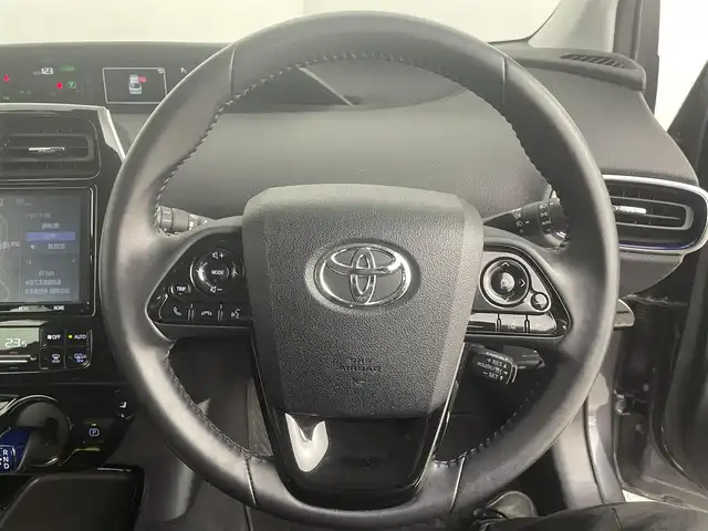 トヨタ プリウス A ツーリングセレクション 道央・札幌 2019(令1)年 4.5万km グレーメタリック ・4WD/・寒冷地仕様/・純正ナビ/　BT/CD/DVD/USB/SD/フルセグ/・バックカメラ/・前後ドライブレコーダー/・レーダークルーズコントロール/・レーンキープアシスト/・衝突軽減ブレーキ/・横滑り防止/・前後クリアランスソナー/・パーキングアシスト/・ブラインドスポットモニター/・後退時車両検知/・DRIVEMODE/・EVMODE/・前席シートヒーター/・MODELLISTAエアロ/　フロント/サイド/・ステアリングリモコン/・LEDヘッドライト/・オートライト/・オートマチックハイビーム/・純正フロアマット/・純正17インチAW