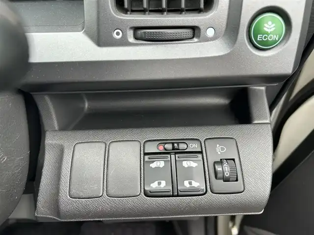 ホンダ ステップワゴン G Lパッケージ 茨城県 2010(平22)年 11.9万km ホワイトオーキッドパール 純正HDDインターナビシステム/ワンセグ再生可/両側電動スライドドア/純正後席モニター/社外フロアマット/社外アルミホイール/純正アルミホイール車載有/スタッドレスタイヤ車載有/ビルトインETC