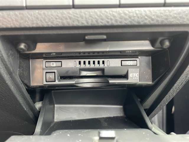 トヨタ カムリ G レザーパッケージ 沖縄県 2017(平29)年 14.4万km グラファイトM 純正ナビ・TV・Bluetooth・CD・DVD/バックカメラ/ドライブレコーダー/シートヒーター/衝突軽減システム/オートライト/オートホールド/クリアランスソナー/クルーズコントロール/革巻きステアリング/ステアリングスイッチ/LEDヘッドライト/パワーシート