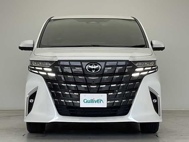 トヨタ アルファード Z 愛知県 2024(令6)年 0.8万km プラチナホワイトパールマイカ 衝突軽減システム/純正14型ディズプレイオーディオ　ナビあり/フリップダウンモニター/三眼LEDヘッドライト/全方位カメラ/両側パワースライドドア/ガラスルーフ/レーダークルーズコントロール/シートヒーター/エアシート/フルセグ/Bluetooth/バックカメラ/電動リアゲート/パワーシート/コーナーセンサー/純正アルミホイール/ETC2.0/ブラインドスポットモニター/ステアリングヒーター/インテリジェントミラー/リアオートエアコン/オートマチックハイビーム/置くだけ充電機/ドライブレコーダー/ステアリングスイッチ/スマートキー/プッシュスタート