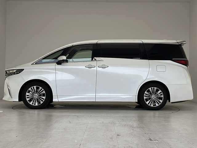 トヨタ アルファード Z 愛知県 2024(令6)年 0.8万km プラチナホワイトパールマイカ 衝突軽減システム/純正14型ディズプレイオーディオ　ナビあり/フリップダウンモニター/三眼LEDヘッドライト/全方位カメラ/両側パワースライドドア/ガラスルーフ/レーダークルーズコントロール/シートヒーター/エアシート/フルセグ/Bluetooth/バックカメラ/電動リアゲート/パワーシート/コーナーセンサー/純正アルミホイール/ETC2.0/ブラインドスポットモニター/ステアリングヒーター/インテリジェントミラー/リアオートエアコン/オートマチックハイビーム/置くだけ充電機/ドライブレコーダー/ステアリングスイッチ/スマートキー/プッシュスタート