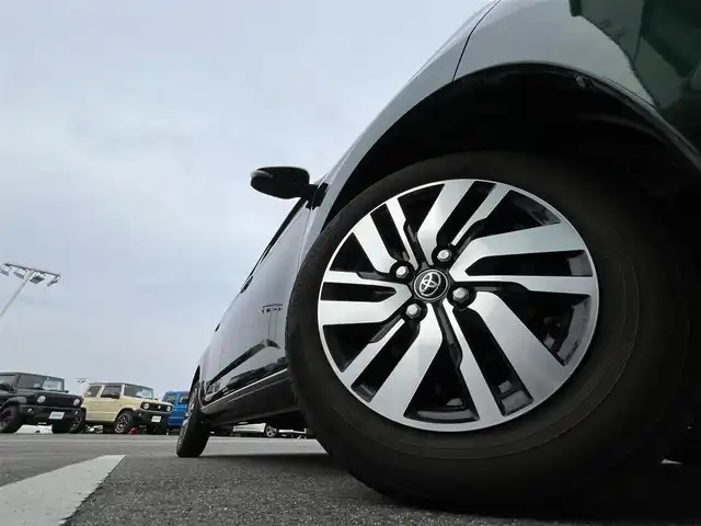 トヨタ パッソ モーダ　Gパッケージ 香川県 2019(平31)年 2.9万km ダークエメラルドマイカ 社外メモリーナビ/→AM/FM/CD/DVD/Bluetooth/フルセグTV/前後ドライブレコーダー/衝突軽減ブレーキ/ビルトインＥＴＣ/アイドリングストップ/LEDヘッドライト/コーナーセンサー/オートハイビーム/シートヒーター/プッシュスタート/スマートキー/スペアキー×1/革巻きステアリング/ステアリングスイッチ/純正フロアマット/純正14インチアルミホイール