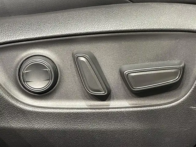 トヨタ ＲＡＶ４ アドベンチャー オフロードPKG 愛知県 2021(令3)年 6.3万km アティチュードブラックマイカ 純正９インチＳＤナビ　/（Bluetooth/フルセグTV/SD/FM/AM/CD・DVD再生）/トヨタセーフティセンス　/　　-レーダークルーズコントール　/　　-プリクラッシュセーフティ/　　-レーントレーニングアシスト/　　-オートマチックハイビーム/　　-ロードサインアシスト/電動バックドア　/ビルトインＥＴＣ　/電動パワーシート　/バックカメラ　/クリアランスソナー　/ルーフレール　/ＬＥＤヘッドライト/フォグランプ/プッシュスタート　/　　-スマートキー