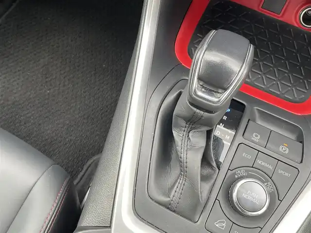 トヨタ ＲＡＶ４ アドベンチャー オフロードPKG 千葉県 2021(令3)年 6.3万km アティチュードブラックマイカ 純正９インチＳＤナビ　/（Bluetooth/フルセグTV/SD/FM/AM/CD・DVD再生）/トヨタセーフティセンス　/　　-レーダークルーズコントール　/　　-プリクラッシュセーフティ/　　-レーントレーニングアシスト/　　-オートマチックハイビーム/　　-ロードサインアシスト/電動バックドア　/ビルトインＥＴＣ　/電動パワーシート　/バックカメラ　/クリアランスソナー　/ルーフレール　/ＬＥＤヘッドライト/フォグランプ/プッシュスタート　/　　-スマートキー