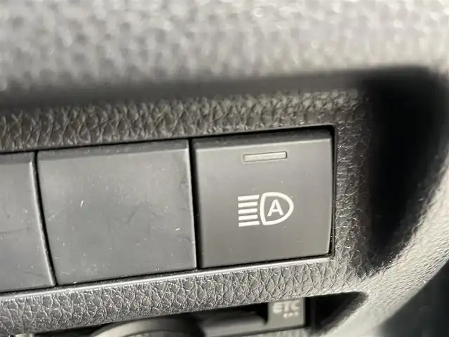 トヨタ ＲＡＶ４ アドベンチャー オフロードPKG 千葉県 2021(令3)年 6.3万km アティチュードブラックマイカ 純正９インチＳＤナビ　/（Bluetooth/フルセグTV/SD/FM/AM/CD・DVD再生）/トヨタセーフティセンス　/　　-レーダークルーズコントール　/　　-プリクラッシュセーフティ/　　-レーントレーニングアシスト/　　-オートマチックハイビーム/　　-ロードサインアシスト/電動バックドア　/ビルトインＥＴＣ　/電動パワーシート　/バックカメラ　/クリアランスソナー　/ルーフレール　/ＬＥＤヘッドライト/フォグランプ/プッシュスタート　/　　-スマートキー