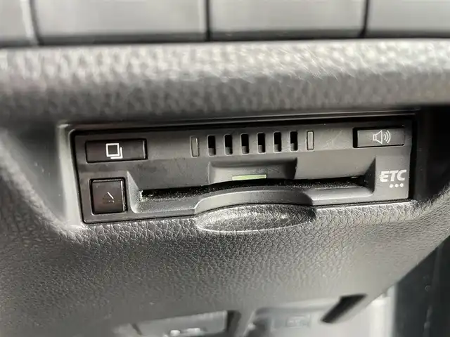 トヨタ ＲＡＶ４ アドベンチャー オフロードPKG 千葉県 2021(令3)年 6.3万km アティチュードブラックマイカ 純正９インチＳＤナビ　/（Bluetooth/フルセグTV/SD/FM/AM/CD・DVD再生）/トヨタセーフティセンス　/　　-レーダークルーズコントール　/　　-プリクラッシュセーフティ/　　-レーントレーニングアシスト/　　-オートマチックハイビーム/　　-ロードサインアシスト/電動バックドア　/ビルトインＥＴＣ　/電動パワーシート　/バックカメラ　/クリアランスソナー　/ルーフレール　/ＬＥＤヘッドライト/フォグランプ/プッシュスタート　/　　-スマートキー