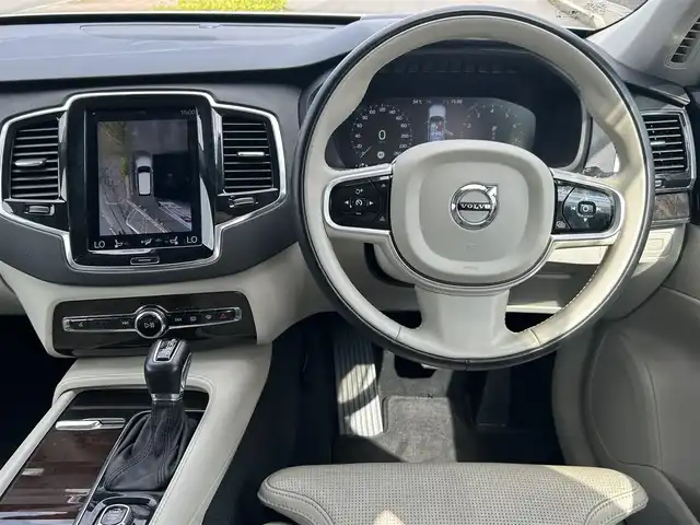 ボルボ ＸＣ９０ T6 AWD インスクリプション 福島県 2017(平29)年 4.7万km クリスタルホワイトP 純正ナビゲーション/【CD/USB/BT/TV/applecarplay/AndroidAuto】/360°ビューカメラ/パノラマルーフ/ヘッドアップディスプレイ/ブラインドスポットインフォメーションシステム/レーンキーピングエイド/衝突回避・被害軽減ブレーキ/パーキングアシスト/アダプティブクルーズコントロール/アイドリングストップ/全席シートヒーター/前席ベンチレーション/前席パワーシート/前席シートメモリー/ステリングヒーター/電動リアゲート/ETC/LEDオートライト/LEDフォグランプ/純正フロアマット/ドアバイザー
