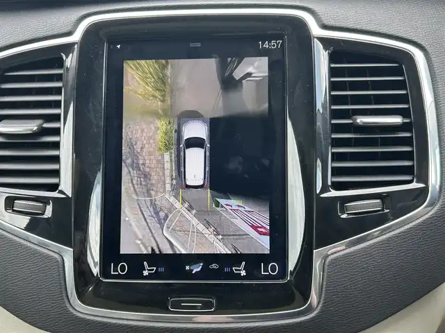 ボルボ ＸＣ９０ T6 AWD インスクリプション 福島県 2017(平29)年 4.7万km クリスタルホワイトP 純正ナビゲーション/【CD/USB/BT/TV/applecarplay/AndroidAuto】/360°ビューカメラ/パノラマルーフ/ヘッドアップディスプレイ/ブラインドスポットインフォメーションシステム/レーンキーピングエイド/衝突回避・被害軽減ブレーキ/パーキングアシスト/アダプティブクルーズコントロール/アイドリングストップ/全席シートヒーター/前席ベンチレーション/前席パワーシート/前席シートメモリー/ステリングヒーター/電動リアゲート/ETC/LEDオートライト/LEDフォグランプ/純正フロアマット/ドアバイザー