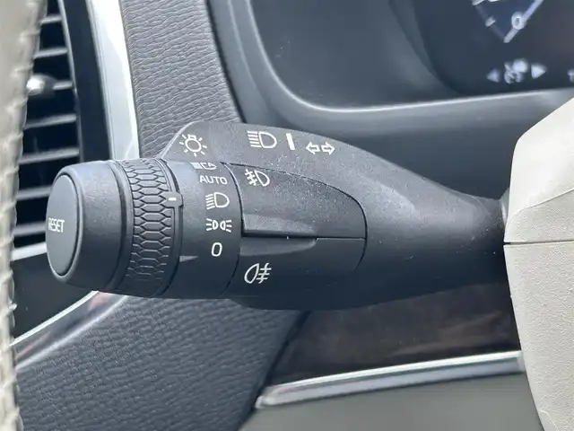 ボルボ ＸＣ９０ T6 AWD インスクリプション 福島県 2017(平29)年 4.7万km クリスタルホワイトP 純正ナビゲーション/【CD/USB/BT/TV/applecarplay/AndroidAuto】/360°ビューカメラ/パノラマルーフ/ヘッドアップディスプレイ/ブラインドスポットインフォメーションシステム/レーンキーピングエイド/衝突回避・被害軽減ブレーキ/パーキングアシスト/アダプティブクルーズコントロール/アイドリングストップ/全席シートヒーター/前席ベンチレーション/前席パワーシート/前席シートメモリー/ステリングヒーター/電動リアゲート/ETC/LEDオートライト/LEDフォグランプ/純正フロアマット/ドアバイザー