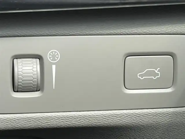 ボルボ ＸＣ９０ T6 AWD インスクリプション 福島県 2017(平29)年 4.7万km クリスタルホワイトP 純正ナビゲーション/【CD/USB/BT/TV/applecarplay/AndroidAuto】/360°ビューカメラ/パノラマルーフ/ヘッドアップディスプレイ/ブラインドスポットインフォメーションシステム/レーンキーピングエイド/衝突回避・被害軽減ブレーキ/パーキングアシスト/アダプティブクルーズコントロール/アイドリングストップ/全席シートヒーター/前席ベンチレーション/前席パワーシート/前席シートメモリー/ステリングヒーター/電動リアゲート/ETC/LEDオートライト/LEDフォグランプ/純正フロアマット/ドアバイザー