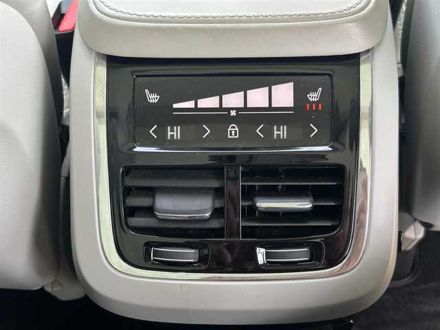 ボルボ ＸＣ９０ T6 AWD インスクリプション 福島県 2017(平29)年 4.7万km クリスタルホワイトP 純正ナビゲーション/【CD/USB/BT/TV/applecarplay/AndroidAuto】/360°ビューカメラ/パノラマルーフ/ヘッドアップディスプレイ/ブラインドスポットインフォメーションシステム/レーンキーピングエイド/衝突回避・被害軽減ブレーキ/パーキングアシスト/アダプティブクルーズコントロール/アイドリングストップ/全席シートヒーター/前席ベンチレーション/前席パワーシート/前席シートメモリー/ステリングヒーター/電動リアゲート/ETC/LEDオートライト/LEDフォグランプ/純正フロアマット/ドアバイザー