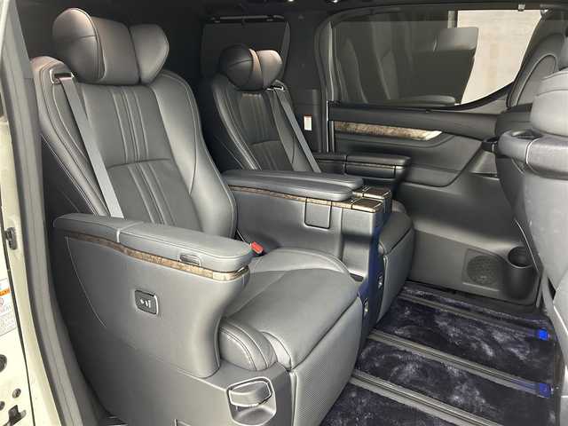 トヨタ アルファードハイブリット エグゼクティブ ラウンジ S 福岡県 2020(令2)年 3.5万km ラグジュアリーホワイトパールクリスタルシャインガラスフレーク サンルーフ　/フリップダウンモニター　/純正１０．５型ナビ　/全方位カメラ　/ＪＢＬサウンドシステム　/デジタルルームミラー　/レーダークルーズコントロール　/コーナーセンサー/衝突軽減ブレーキ　/レーンキープ　/ＢＳＭ　/ＰＫＳＢ/RCTA　/両側電動スライドドア/パワーシート/シートベンチレーション／ヒーター/ステアリングヒーター/ビルトインETC２．０/前後ドライブレコーダー