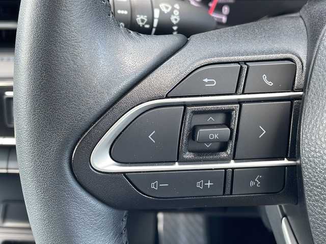 トヨタ ヴォクシー S－Z 三重県 2022(令4)年 2.3万km ホワイトパールクリスタルシャイン 純正ユネクティッドナビ/両側パワースライドドア/シートヒーター/レーダークルーズコントロール/衝突軽減ブレーキ/レーンキープアシスト/LEDヘッドライト/後席USB給電ポート/純正アルミホイール/電動格納ミラー/禁煙車