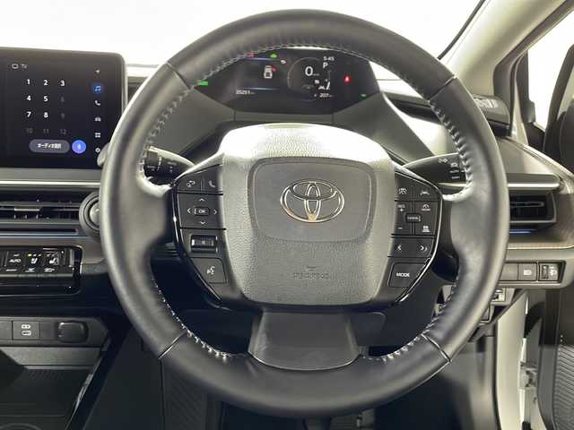トヨタ プリウス Z 福岡県 2023(令5)年 2.6万km プラチナホワイトパールマイカ 純正ナビゲーション/フルセグテレビ/BT/バックカメラ/パノラマルーフ/モデリスタエアロ/デジタルインナーミラー/シートヒーター/シートクーラー/ハンドルヒーター/パワーシート/メモリーシート/ETC2.0/パワーバックドア/AC100V/革巻きステアリング/純正19インチアルミホイール/レーダークルーズコントロール/LEDヘッドライト/スマートキー/置くだけ充電