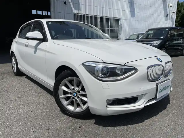 ＢＭＷ １１６ｉ スタイル 神奈川県 2012(平24)年 5.1万km アルピンホワイトⅢ 純正ナビ/プッシュスタート/ETC/革巻きステアリング/ステアリングスイッチ/ウィンカーミラー/HIDヘッドライト/フォグランプ/保証書/取扱説明書/スマートキー×２