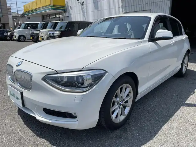 ＢＭＷ １１６ｉ スタイル 神奈川県 2012(平24)年 5.1万km アルピンホワイトⅢ 純正ナビ/プッシュスタート/ETC/革巻きステアリング/ステアリングスイッチ/ウィンカーミラー/HIDヘッドライト/フォグランプ/保証書/取扱説明書/スマートキー×２