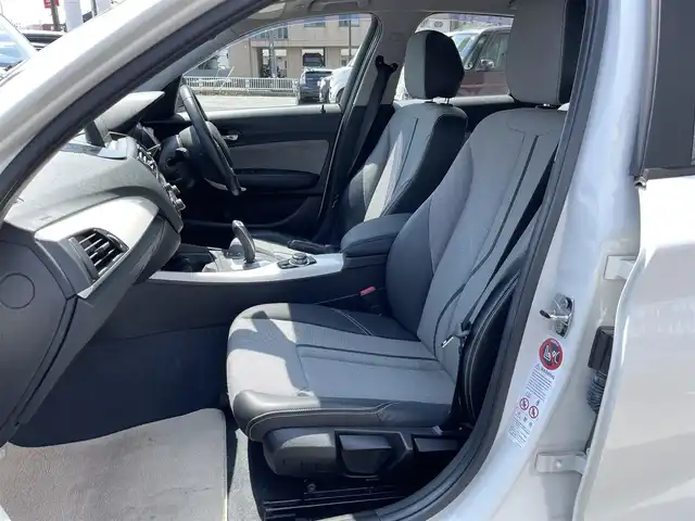 ＢＭＷ １１６ｉ スタイル 神奈川県 2012(平24)年 5.1万km アルピンホワイトⅢ 純正ナビ/プッシュスタート/ETC/革巻きステアリング/ステアリングスイッチ/ウィンカーミラー/HIDヘッドライト/フォグランプ/保証書/取扱説明書/スマートキー×２