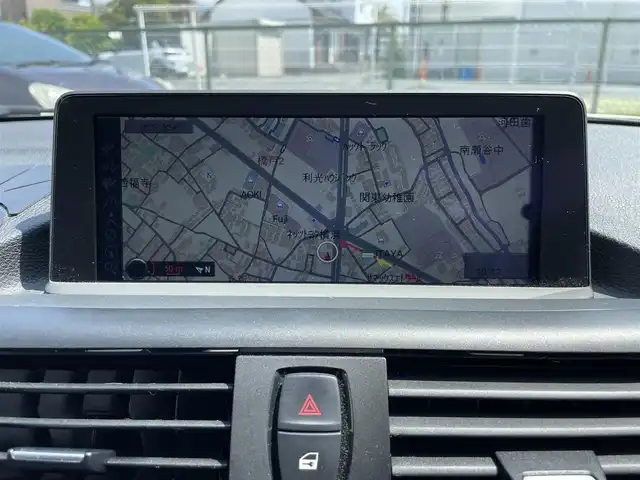 ＢＭＷ １１６ｉ スタイル 神奈川県 2012(平24)年 5.1万km アルピンホワイトⅢ 純正ナビ/プッシュスタート/ETC/革巻きステアリング/ステアリングスイッチ/ウィンカーミラー/HIDヘッドライト/フォグランプ/保証書/取扱説明書/スマートキー×２