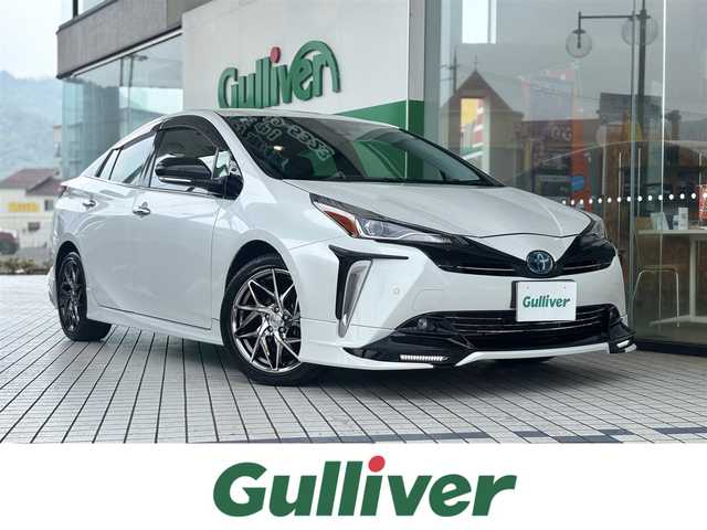 トヨタ プリウス A ツーリングセレクション 京都府 2020(令2)年 4.6万km プラチナホワイトパールマイカ ワンオーナー/TRDエアロ/レオニス17インチアルミホイール/KENWOOD9インチメモリーナビ、地デジ、Bluetooth/バックカメラ/トヨタセーフティセンス/・プリクラッシュセーフティ/・レーントレーシングアシスト/・オートマチックハイビーム/・レーダークルーズコントロール/・先行車発進告知機能/ヘッドアップディスプレイ/ブラインドスポットモニター/パーキングアシスト/運転席パワーシート/前席シートヒーター/黒合皮シート/ドライブレコーダー/LEDヘッドランプ/スペアキー/記録簿H3、H5、H6有り