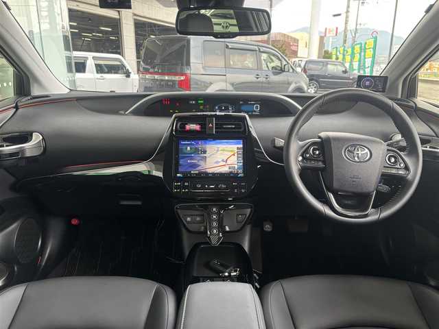 トヨタ プリウス A ツーリングセレクション 京都府 2020(令2)年 4.6万km プラチナホワイトパールマイカ ワンオーナー/TRDエアロ/レオニス17インチアルミホイール/KENWOOD9インチメモリーナビ、地デジ、Bluetooth/バックカメラ/トヨタセーフティセンス/・プリクラッシュセーフティ/・レーントレーシングアシスト/・オートマチックハイビーム/・レーダークルーズコントロール/・先行車発進告知機能/ヘッドアップディスプレイ/ブラインドスポットモニター/パーキングアシスト/運転席パワーシート/前席シートヒーター/黒合皮シート/ドライブレコーダー/LEDヘッドランプ/スペアキー/記録簿H3、H5、H6有り