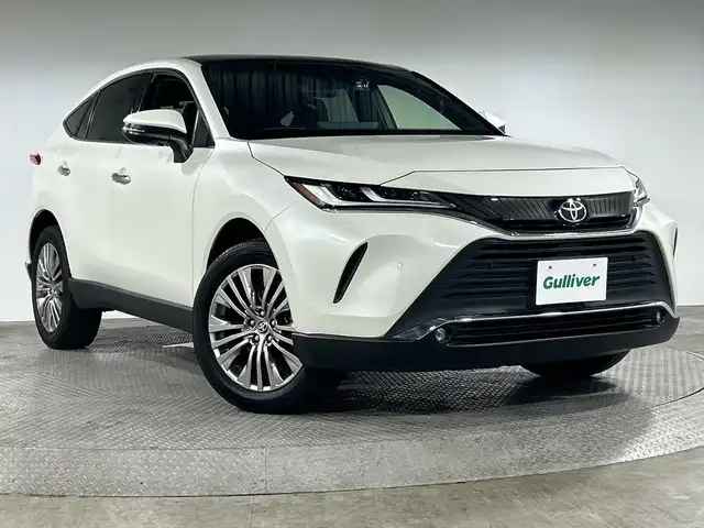 トヨタ ハリアー Z 神奈川県 2021(令3)年 1.8万km ホワイトパールクリスタルシャイン 純正12.3インチディスプレイオーディオ/BT&USB&フルセグTV/バックカメラ/調光パノラマルーフ/JBLサウンド/Toyota Safety Sense/プリクラッシュセーフティ/レーントレーシングアシスト/レーダークルーズコントロール/アダプティブハイビームシステム/ロードサインアシスト/クリアランスソナー/ブラインドスポットモニター/リアクロストラフィックアラート/オートマチックハイビーム/デジタルインナーミラー/ドライブレコーダー前後/ビルトインETC2.0/ハーフレザーシート/パワーシート運転席/パワーバックドア/電動パーキングブレーキ/ブレーキオートホールド/純正19インチAW/LEDヘッドライト/LEDフォグライト