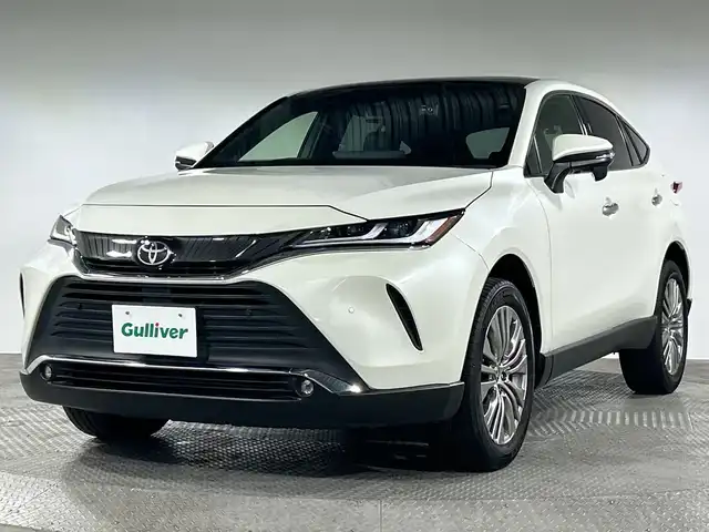 トヨタ ハリアー Z 神奈川県 2021(令3)年 1.8万km ホワイトパールクリスタルシャイン 純正12.3インチディスプレイオーディオ/BT&USB&フルセグTV/バックカメラ/調光パノラマルーフ/JBLサウンド/Toyota Safety Sense/プリクラッシュセーフティ/レーントレーシングアシスト/レーダークルーズコントロール/アダプティブハイビームシステム/ロードサインアシスト/クリアランスソナー/ブラインドスポットモニター/リアクロストラフィックアラート/オートマチックハイビーム/デジタルインナーミラー/ドライブレコーダー前後/ビルトインETC2.0/ハーフレザーシート/パワーシート運転席/パワーバックドア/電動パーキングブレーキ/ブレーキオートホールド/純正19インチAW/LEDヘッドライト/LEDフォグライト