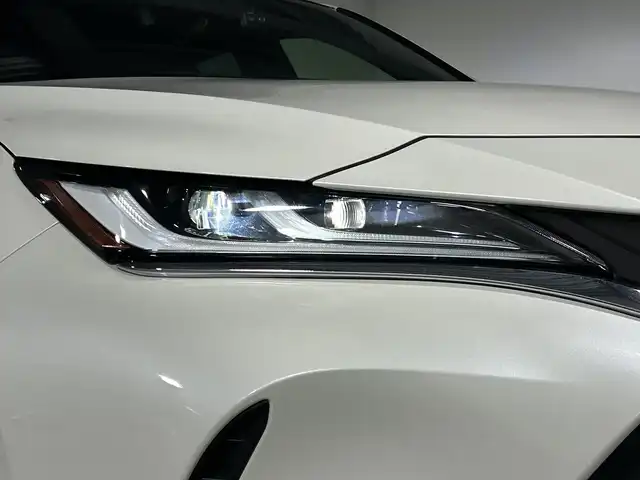 トヨタ ハリアー Z 神奈川県 2021(令3)年 1.8万km ホワイトパールクリスタルシャイン 純正12.3インチディスプレイオーディオ/BT&USB&フルセグTV/バックカメラ/調光パノラマルーフ/JBLサウンド/Toyota Safety Sense/プリクラッシュセーフティ/レーントレーシングアシスト/レーダークルーズコントロール/アダプティブハイビームシステム/ロードサインアシスト/クリアランスソナー/ブラインドスポットモニター/リアクロストラフィックアラート/オートマチックハイビーム/デジタルインナーミラー/ドライブレコーダー前後/ビルトインETC2.0/ハーフレザーシート/パワーシート運転席/パワーバックドア/電動パーキングブレーキ/ブレーキオートホールド/純正19インチAW/LEDヘッドライト/LEDフォグライト