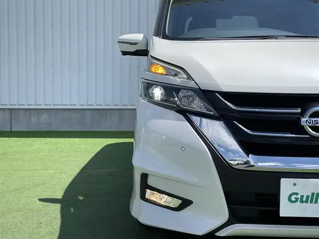 日産 セレナ ハイウェイスター Vセレクション 香川県 2017(平29)年 6.9万km ブリリアントホワイトパール 登録時走行距離：68966Kｍ/エマージェンシーブレーキ/純正9インチナビ/・ＣＤ／ＤＶＤ／ＢＴ／ＤＴＶ/フリップダウンモニター/アラウンドビューモニター/革巻きステアリング/ステアリングリモコン/クルーズコントロール/両側パワースライドドア/インテリジェントオートスライド/LEDヘッドライト/フォグライト/ドライブレコーダー/ETC/純正16インチアルミホイール/スマートキー/プッシュスタート/Bluetooth/電動格納ウィンカーミラー/禁煙車/ISOFIX/バイザー
