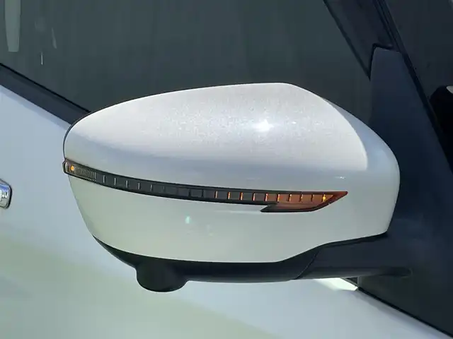 日産 セレナ ハイウェイスター Vセレクション 香川県 2017(平29)年 6.9万km ブリリアントホワイトパール 登録時走行距離：68966Kｍ/エマージェンシーブレーキ/純正9インチナビ/・ＣＤ／ＤＶＤ／ＢＴ／ＤＴＶ/フリップダウンモニター/アラウンドビューモニター/革巻きステアリング/ステアリングリモコン/クルーズコントロール/両側パワースライドドア/インテリジェントオートスライド/LEDヘッドライト/フォグライト/ドライブレコーダー/ETC/純正16インチアルミホイール/スマートキー/プッシュスタート/Bluetooth/電動格納ウィンカーミラー/禁煙車/ISOFIX/バイザー