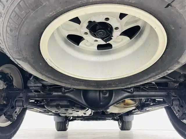 トヨタ ランドクルーザー プラド TX Lパッケージ 福島県 2023(令5)年 1.5万km ブラック トヨタセーフティセンス/・横滑り防止装置/・プリクラッシュセーフティ/・コーナーセンサー/・センターデフロック/・ヒルスタートアシスト/・マルチテレイン/寒冷地仕様/純正7インチナビ/・フルセグTV/USB/BT/FM/AM/・ETC2.0/・ドラレコ/アラウンドビューモニター/追従走行付きクルーズコントロール/LEDオートライト/・フォグランプ/本革シート/・パワーシート/・シートヒーター/・シートベンチレーション/純正17インチアルミホイール付きサマータイヤ/本革巻きステアリング/・ステアリングリモコン/プッシュスタート/・スマートキー/・スペアキー/・エンジンスターター
