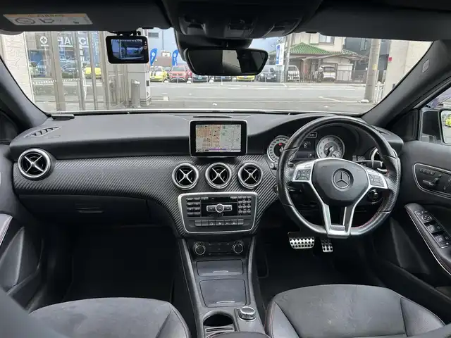 メルセデス・ベンツ Ａ１８０ スポーツ 大阪府 2013(平25)年 3.7万km カルサイトホワイト ＡＷＧラインパッケージ/純正７インチナビ/（Bluetooth /フルセグ//運転席メモリシート/バックカメラ/横滑り防止装置/前後コーナーセンサー/前後ドライブレコーダー/純正１８インチアルミホイール/純正フロアマット/ＥＴＣ/スペアキー/スマートキー/取扱説明書