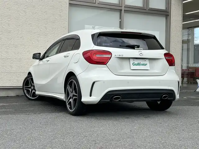 メルセデス・ベンツ Ａ１８０ スポーツ 大阪府 2013(平25)年 3.7万km カルサイトホワイト ＡＷＧラインパッケージ/純正７インチナビ/（Bluetooth /フルセグ//運転席メモリシート/バックカメラ/横滑り防止装置/前後コーナーセンサー/前後ドライブレコーダー/純正１８インチアルミホイール/純正フロアマット/ＥＴＣ/スペアキー/スマートキー/取扱説明書