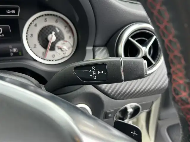 メルセデス・ベンツ Ａ１８０ スポーツ 大阪府 2013(平25)年 3.7万km カルサイトホワイト ＡＷＧラインパッケージ/純正７インチナビ/（Bluetooth /フルセグ//運転席メモリシート/バックカメラ/横滑り防止装置/前後コーナーセンサー/前後ドライブレコーダー/純正１８インチアルミホイール/純正フロアマット/ＥＴＣ/スペアキー/スマートキー/取扱説明書