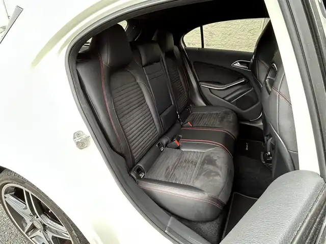 メルセデス・ベンツ Ａ１８０ スポーツ 大阪府 2013(平25)年 3.7万km カルサイトホワイト ＡＷＧラインパッケージ/純正７インチナビ/（Bluetooth /フルセグ//運転席メモリシート/バックカメラ/横滑り防止装置/前後コーナーセンサー/前後ドライブレコーダー/純正１８インチアルミホイール/純正フロアマット/ＥＴＣ/スペアキー/スマートキー/取扱説明書