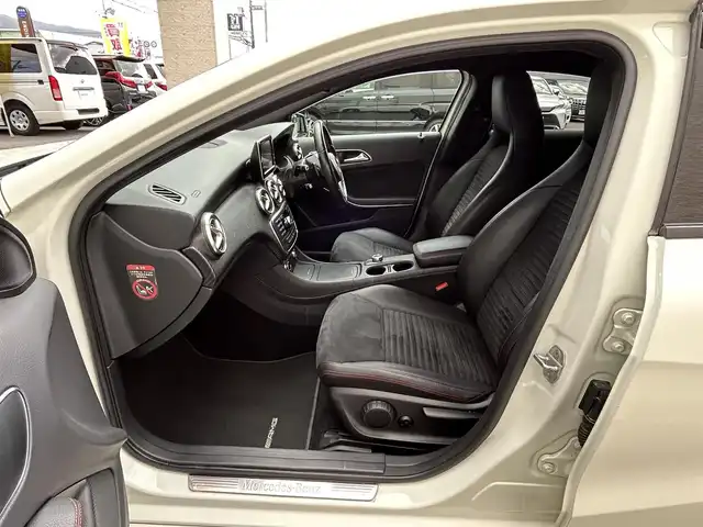 メルセデス・ベンツ Ａ１８０ スポーツ 大阪府 2013(平25)年 3.7万km カルサイトホワイト ＡＷＧラインパッケージ/純正７インチナビ/（Bluetooth /フルセグ//運転席メモリシート/バックカメラ/横滑り防止装置/前後コーナーセンサー/前後ドライブレコーダー/純正１８インチアルミホイール/純正フロアマット/ＥＴＣ/スペアキー/スマートキー/取扱説明書