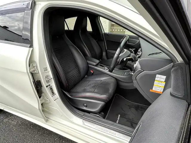 メルセデス・ベンツ Ａ１８０ スポーツ 大阪府 2013(平25)年 3.7万km カルサイトホワイト ＡＷＧラインパッケージ/純正７インチナビ/（Bluetooth /フルセグ//運転席メモリシート/バックカメラ/横滑り防止装置/前後コーナーセンサー/前後ドライブレコーダー/純正１８インチアルミホイール/純正フロアマット/ＥＴＣ/スペアキー/スマートキー/取扱説明書