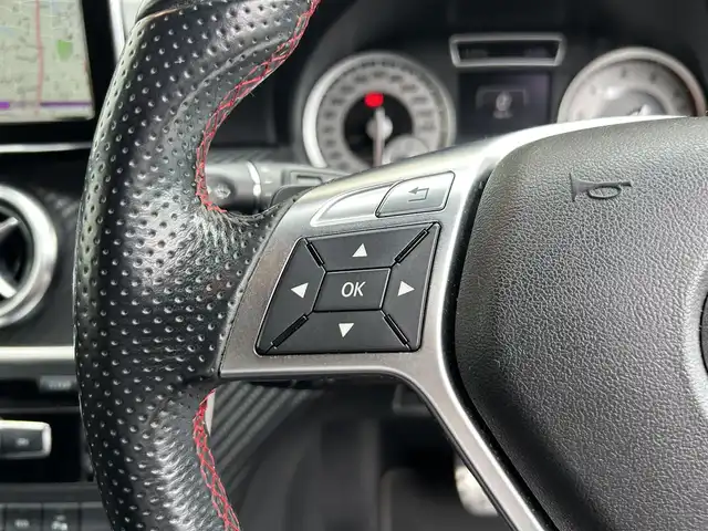 メルセデス・ベンツ Ａ１８０ スポーツ 大阪府 2013(平25)年 3.7万km カルサイトホワイト ＡＷＧラインパッケージ/純正７インチナビ/（Bluetooth /フルセグ//運転席メモリシート/バックカメラ/横滑り防止装置/前後コーナーセンサー/前後ドライブレコーダー/純正１８インチアルミホイール/純正フロアマット/ＥＴＣ/スペアキー/スマートキー/取扱説明書