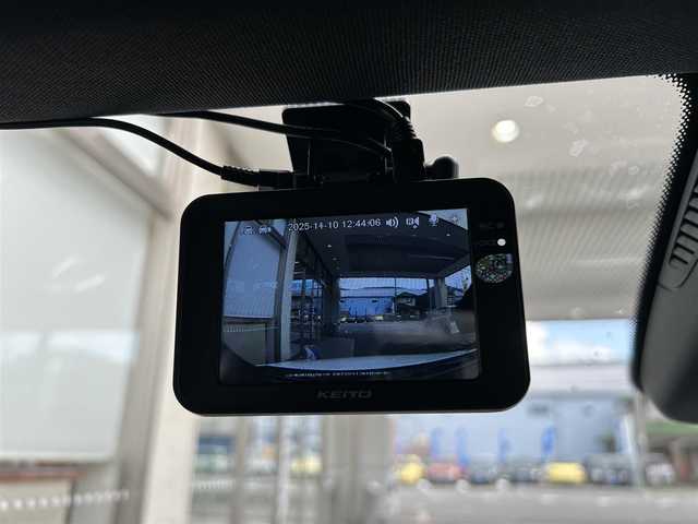 メルセデス・ベンツ Ａ１８０ スポーツ 大阪府 2013(平25)年 3.7万km カルサイトホワイト AMGラインパッケージ/純正ナビ フルセグTV CD DVD BT/バックカメラ/AMG18インチアルミホイール/HIDオートヘッドライト/クルーズコントロール/コーナーセンサー/前後ドラレコ/ETC/ハーフレザーシート/メモリ付きパワーシート/パドルシフト/保証書 取説/禁煙車