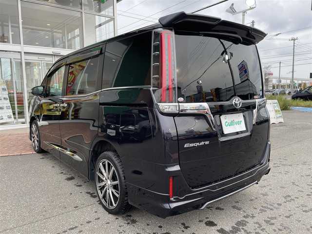 トヨタ エスクァイア Gi 道央・札幌 2019(令1)年 3.6万km ブラック ４WD/純正SDナビ(AM/FM/CD/DVD/BT/SD)/フルセグテレビ(走行中視聴可能)/バックカメラ/アイドリングストップ/ウィンカーミラー/キャプテンシート/クルーズコントロール/ステアリングスイッチ/ドアバイザー/プッシュスタート/両側パワースライドドア/ビルトインETC/前席シートヒーター/レーンキープアシスト/横滑り防止装置/盗難防止装置/オートライト/フォグランプ/防眩ミラー/積込冬タイヤ/　　（純正AW/195/６５R15 19年製溝7ｍｍ）/積込エアロ（ＴＲＤ）