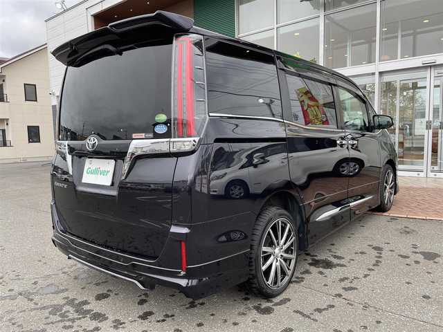 トヨタ エスクァイア Gi 道央・札幌 2019(令1)年 3.6万km ブラック ４WD/純正SDナビ(AM/FM/CD/DVD/BT/SD)/フルセグテレビ(走行中視聴可能)/バックカメラ/アイドリングストップ/ウィンカーミラー/キャプテンシート/クルーズコントロール/ステアリングスイッチ/ドアバイザー/プッシュスタート/両側パワースライドドア/ビルトインETC/前席シートヒーター/レーンキープアシスト/横滑り防止装置/盗難防止装置/オートライト/フォグランプ/防眩ミラー/積込冬タイヤ/　　（純正AW/195/６５R15 19年製溝7ｍｍ）/積込エアロ（ＴＲＤ）