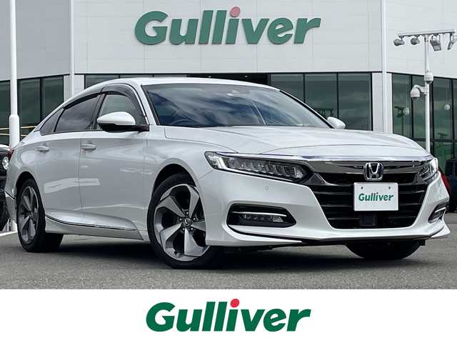 ホンダ アコード EX 佐賀県 2022(令4)年 1.8万km プラチナホワイトパール /サンルーフ//ブラックレザーシート//D・N席パワーシート//ドライビングポジションシステム//全席シートヒーター//ヘッドアップディスプレー//ワイヤレス充電//純正インターナビ//フルセグTV/USB/Bluetooth//AppleCarPlay//バックカメラ//パーキングセンサーシステム//パドルシフト//ETC//ホンダセンシング//ブラインドスポットインフォメーション//路外逸脱抑制機能//後方誤発信抑制機能//衝突軽減ブレーキ//誤発信抑制機能//取扱説明書//保証書